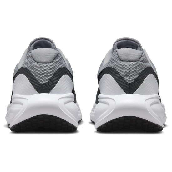 Nike Revolution 8